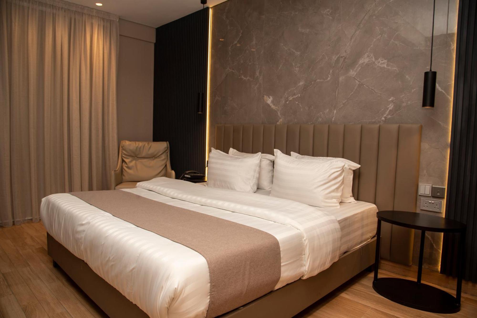 The Blowfish Hotel Lagos Bagian luar foto